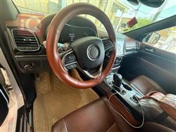 جیپ گراند شیرۆکی